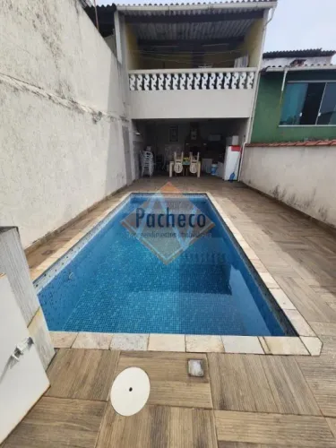Casa Térrea na Penha, 3 dormitórios (2 suítes), piscina, churrasqueira, lareira, 4 vagas, 