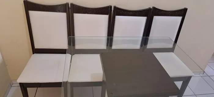 Messa quadrada de vidro