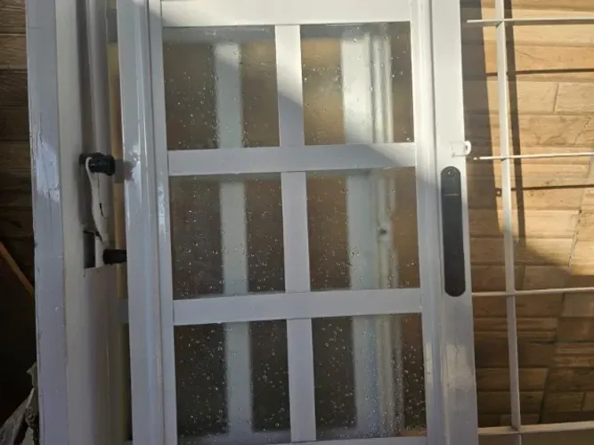 Janela de correr de ferro com vidro tamanho 100cm x 150 cm - Excelente conservação