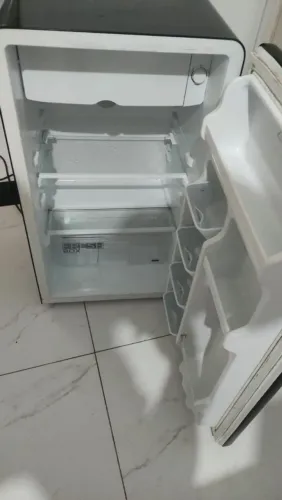 Vende-se um Frigobar