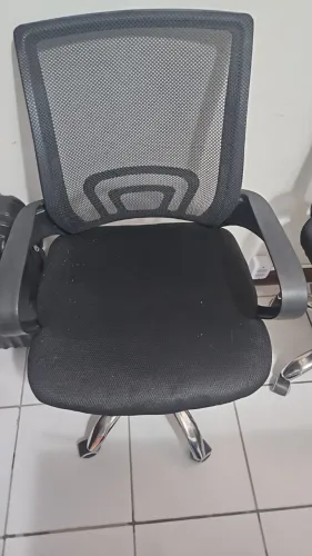 Cadeira de escritório preta USADA