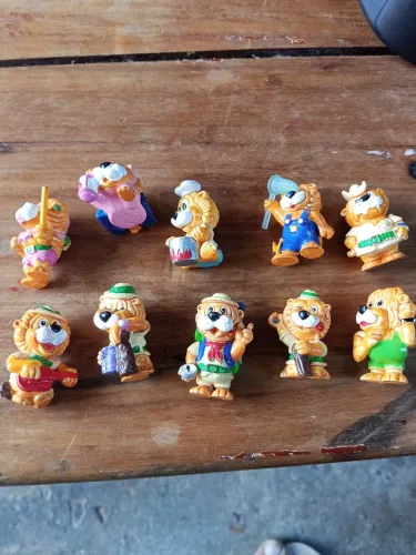 Bonequinhos LEOVENTURA,brinde Kinder Ovo: