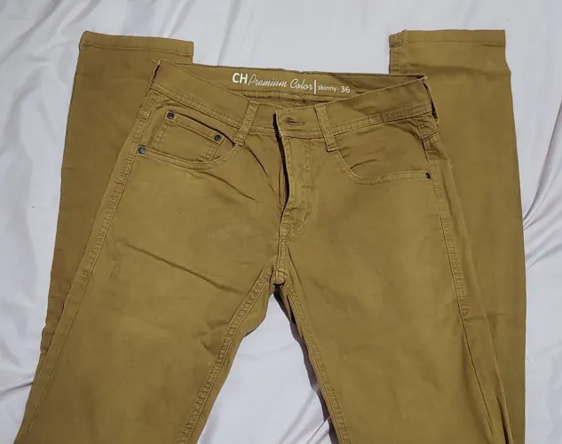 Calça jeans para adolescentes entre 13 a 15 anos