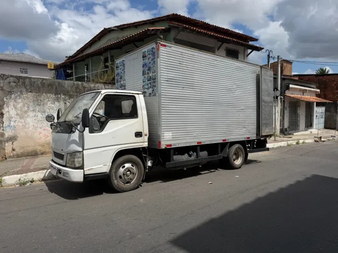 Oportunidade! Caminhão Baú! Carro pronto para trabalhar.