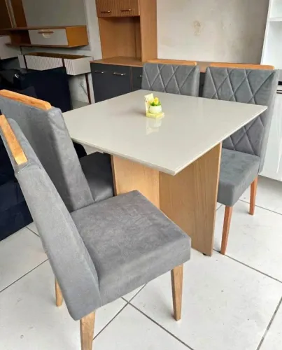 Mesa de Jantar 4 cadeiras 