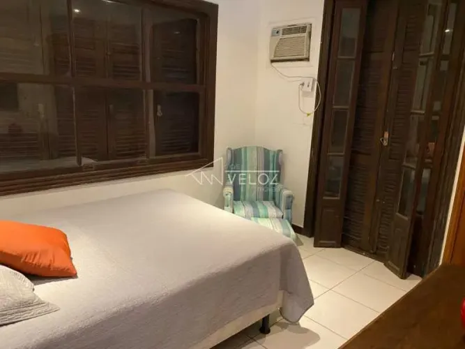 Casa de rua - Duplex / Residencial / São Conrado