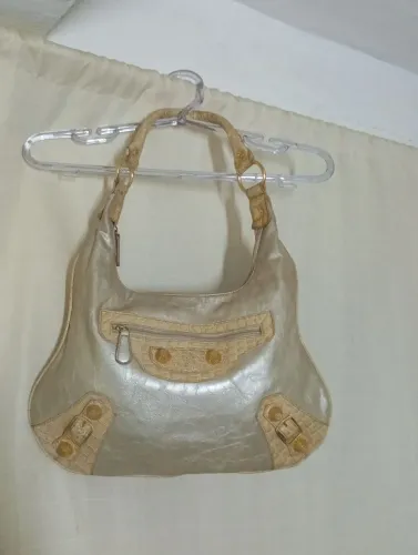 Bolsa Cheson Praline com dourado