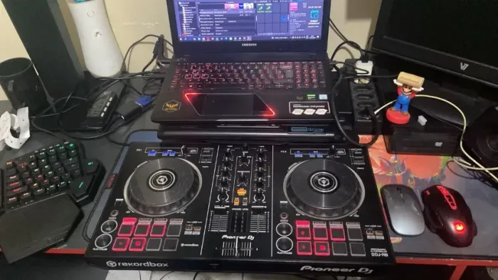 Controladora Pioneer DDJ-RB
