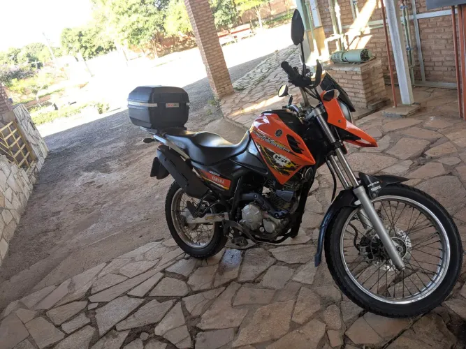 XTZ 150 troco por 250