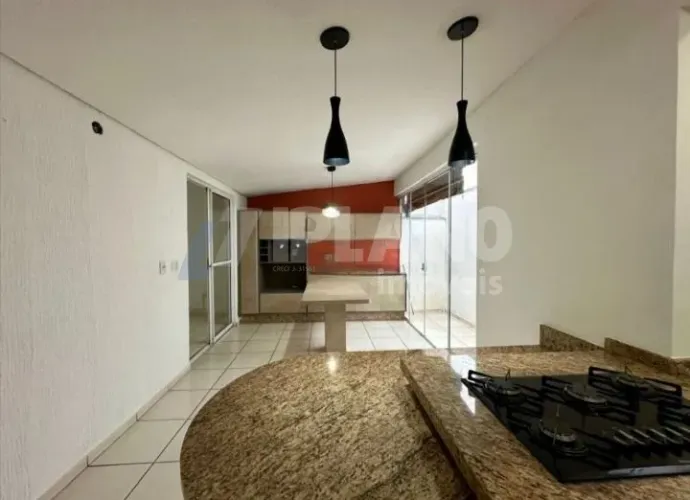 Casa em Condomínio no Jardim Ipanema - São Carlos