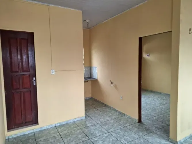 Alugo Apto em Petrópolis, R$700,00