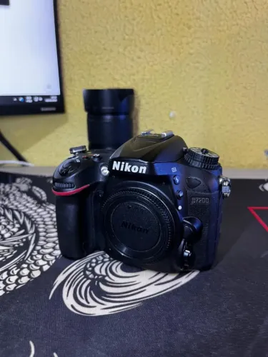 Câmera Nikon D7200 corpo 