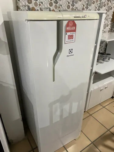 Geladeira Electrolux (com garantia)