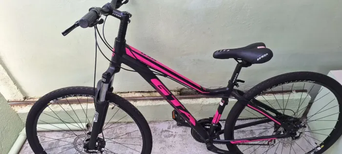 Bicicleta aro 29 feminina novinha novinha
