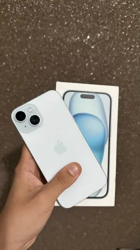 iPhone 15 azul novinho