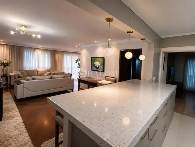 Apartamento à venda em Maringá, Zona 01, com 4 quartos, com 205.75 m²