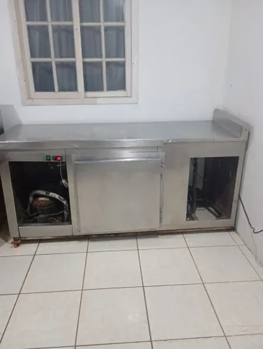 Balcão frigorífico todo inox com compressor Elgin 1/2 hp
