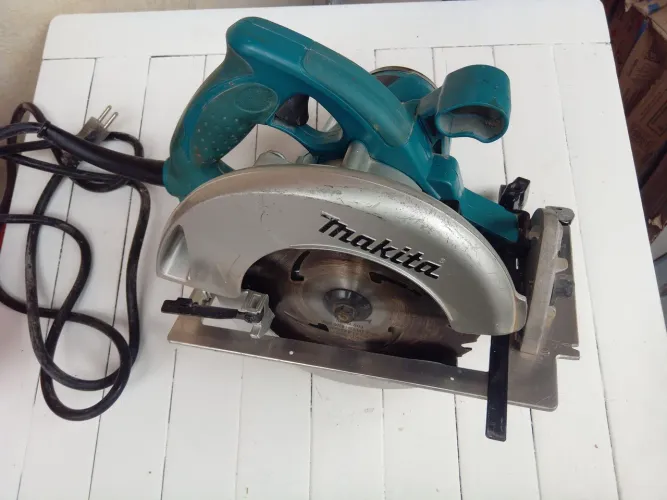 Serra circular Makita 5007N 1800W 220V