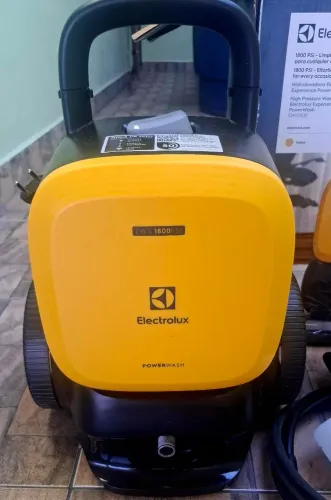 Vendo Bomba jato Electrolux, usada 3 vezes.