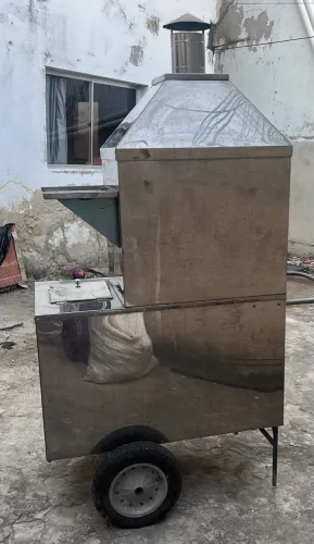 Vende-se carrinho de churrasquinho completo