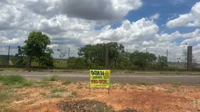 Residencial Villa Suíça - Lote com 400m² virado para a Reserva