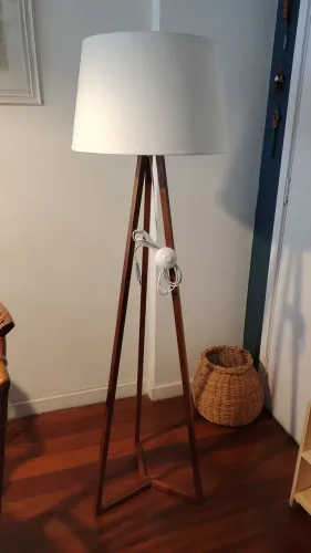 Luminária tripé 