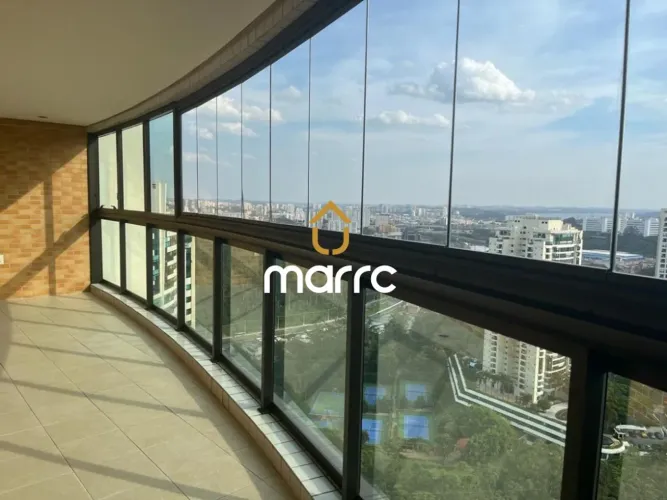 Maravilhoso Apartamento no condomínio Villaggio Pnamby 192M²