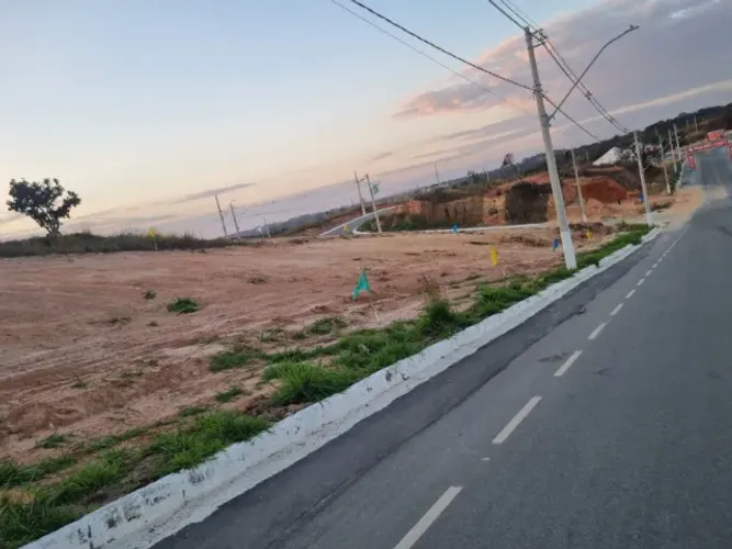 Lote comercial e residencial á 03 km do centro de Divinópolis com financiamento próprio