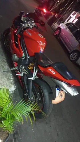 Moto sem nada pra fazer