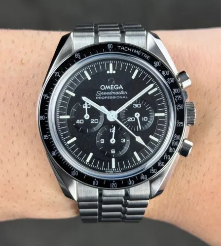 OMEGA SPEEDMASTER MOONWATCH SAFIRA