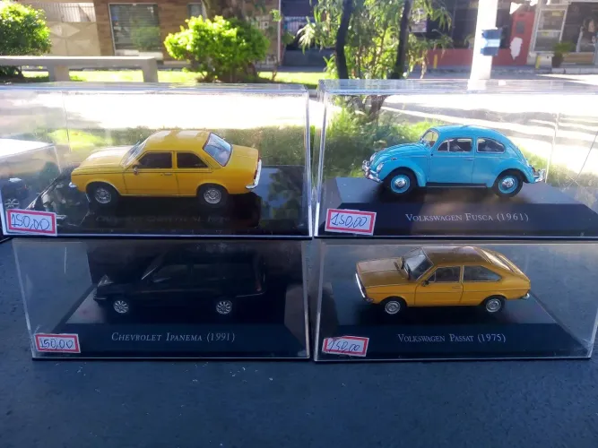 Miniaturas de carros antigos colecionáveis