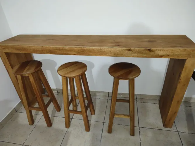 Jogo Bancada balcão com 03 banquetas. ACEITO OFERTA!!!