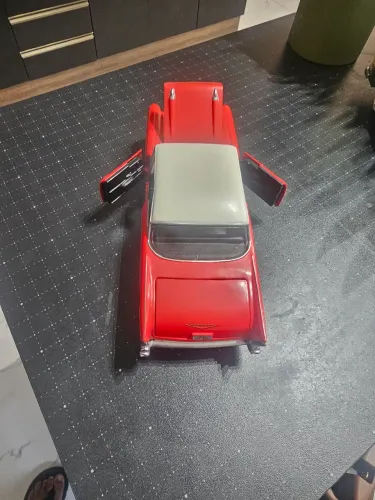 Carrinho de metal