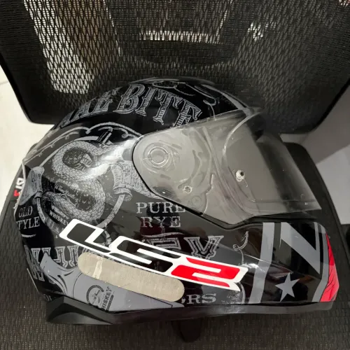 Capacete LS2 Stream Snake 62 com óculos interno