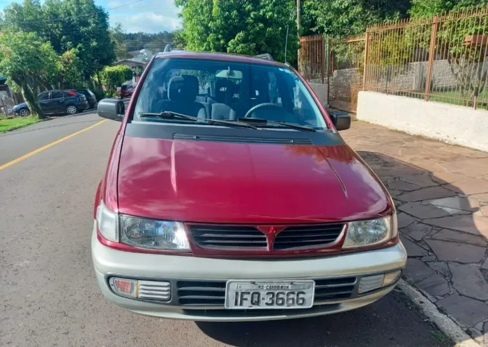 Mitsubishi Space Wagon/ Glxi 2.4 1995
