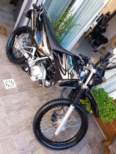 Xtz 125 toda restaurada sem detalhes .pintura aros novos partida revisada carburador