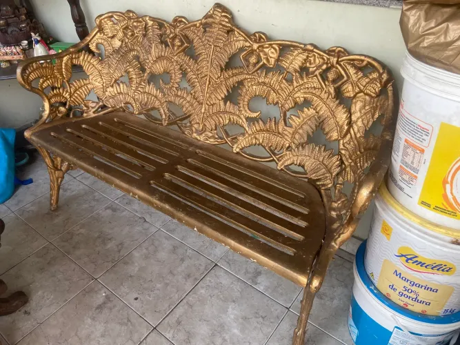 Jogo de terraço ferro fundido 4 peças: 2 poltronas 1 namoradeira e 1 mesa