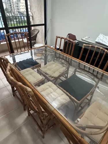 Conjunto de mesa com 6 cadeiras
