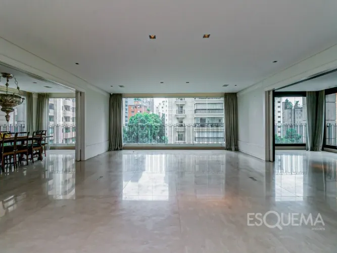 Apartamento clássico em rua nobre do Itaim Bibi
