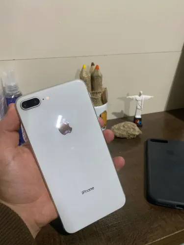 iPhone 8