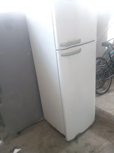 Vende-se esses geladeiras