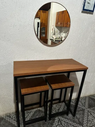 Vendo aparador + 2 bancos + espelho