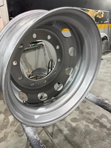 Roda semi nova 275 390 reais