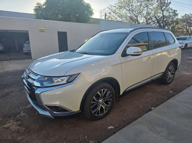 Mitsubishi Outlander 2.0 16V 160cv Aut. 2016