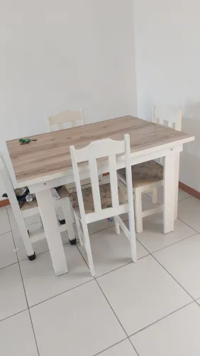Mesa 4 cadeiras 