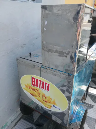 VENDE-SE CARRINHO DE BATATA FRITA