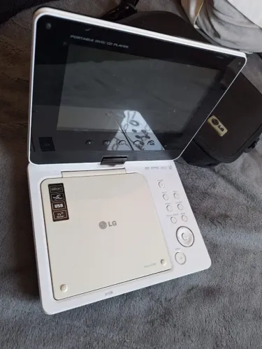 DVD / CD Player Portátil LG (Branco) - Reliquia