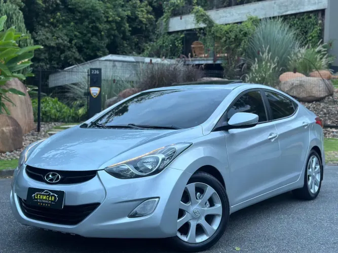 Hyundai Elantra GLS 1.8 16V Aut. 2013
