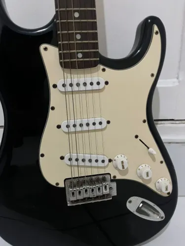 Guitarra Condor