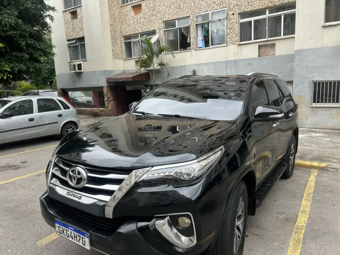 Toyota Hilux SW4 SRX 4X4 2.8 TDI 16V Dies. Aut. 2016